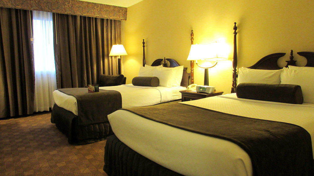 Wyndham Southbury Hotel Bagian luar foto