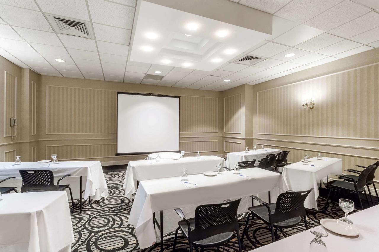 Wyndham Southbury Hotel Bagian luar foto