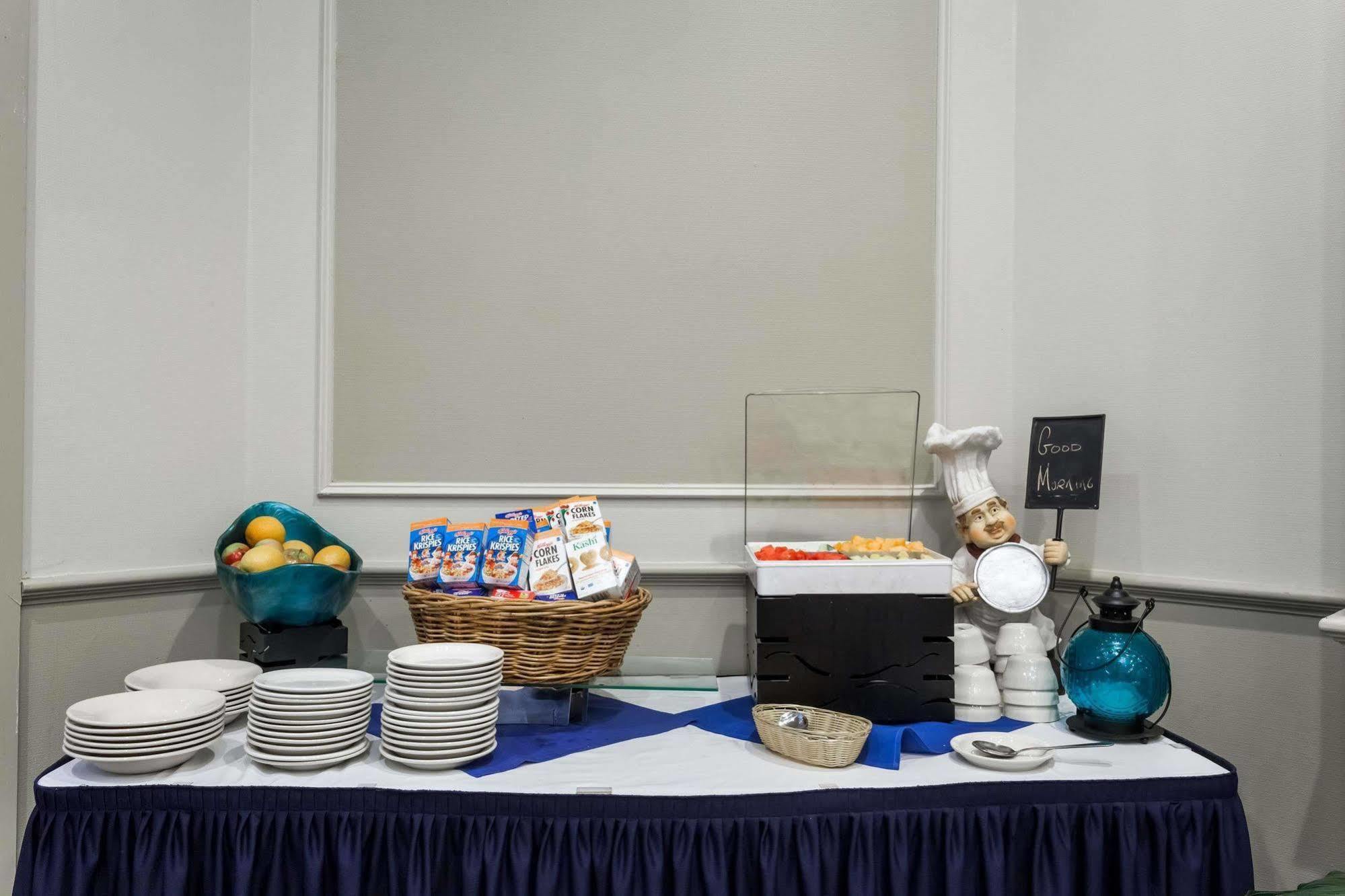 Wyndham Southbury Hotel Bagian luar foto