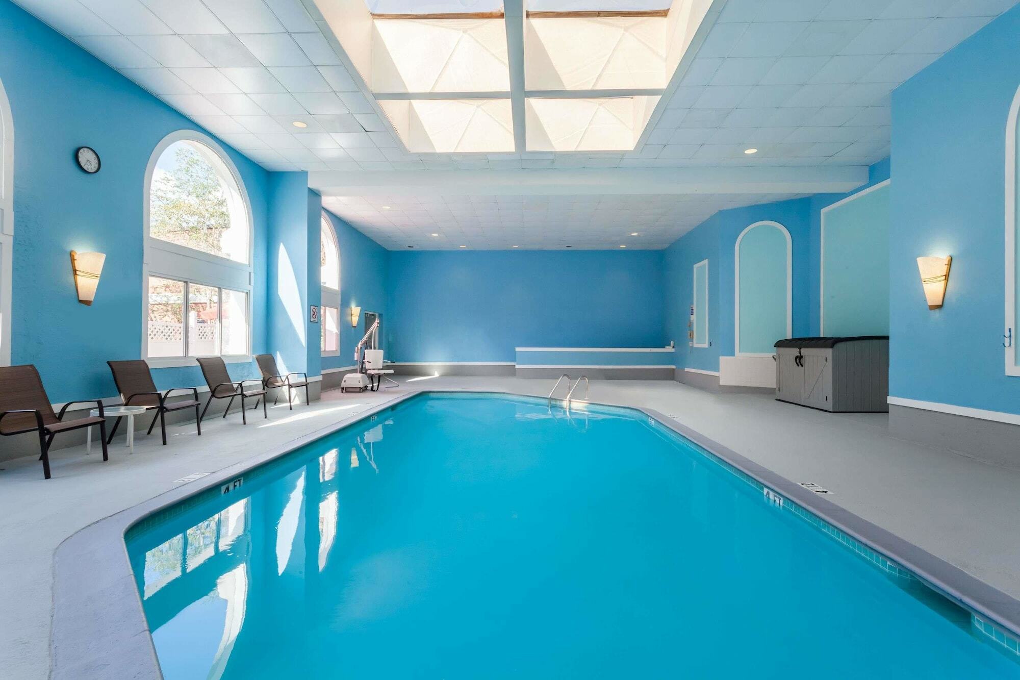 Wyndham Southbury Hotel Bagian luar foto